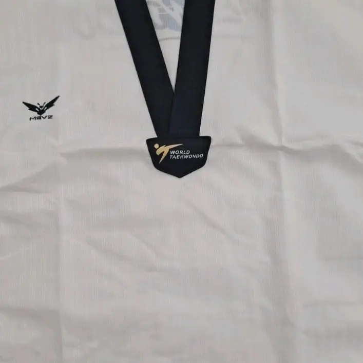 dobok taekwondo kerah hitam bahan 3 stripes polyester campur katun 1