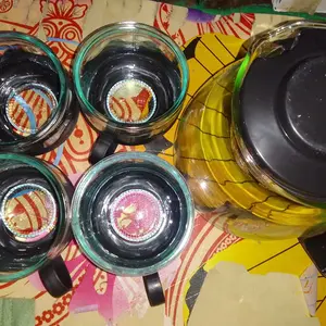 Premium Tea Pot Set 5 in 1 Hitam Saringan dengan 4 Cangkir Kaca & Plastik 1000ml & 150ml Cocok untuk Hampers dan Gift Gelas Teko Dilengkapi Empat Cangkir