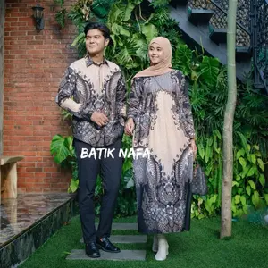 Copel gamis batik pria gamis cewek batik cewek bahan katun gamis batik Sriwedari beseller gamis Muslim Dress Pasangan Motif Syari Wanita Couple Baju Sarimbit  Keluarga Panjang Lebaran Setelan Koko Dewasa Dewasa baju gamis kapel suami istri Ibu