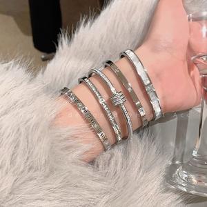 vòng tay phong thuỷ Light Luxury Micro Set Diamond Bracelet Titanium Steel Non Fading Couple Jewelry High End Womens Gift