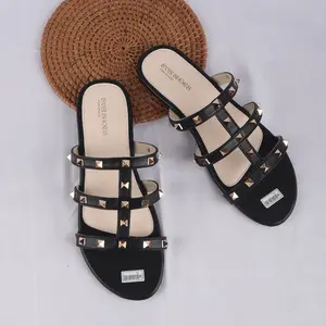 Sandal Flat Wanita Tali Mutiara Dengan Asesoris Gold Mewah Premium (Tersedia Size 37-40) Hitam Sandal dan cream
