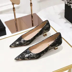 Sooday No. 1013 Black / Size 34-43 / 4.5cm / Heels rendah hitam / Sepatu motif bunga