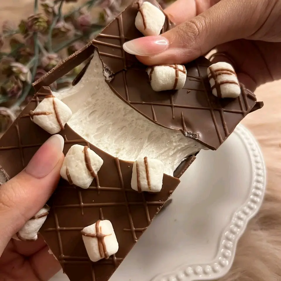 Dubai Chocolate Viral Mashmallow Snack Dessert Halal