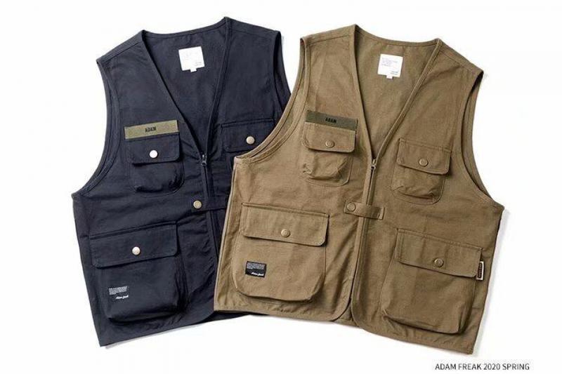 Product Introduction of Summer new Japanese style retro workwear vest pocket sleeveless vest men's casual 3