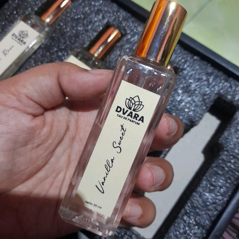 DVARA VANILLA PARFUM AWET TAHAN LAMA 1 BOX ISI 4 VARIAN PARFUM 2