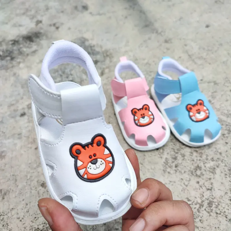 Sandal Anak Bunyi Usia 1 sampai 3 tahun Bebek Lucu trendy fashion kaki anak perempuan dan laki-laki Anak-Anak Karet Motif Sepatu 4