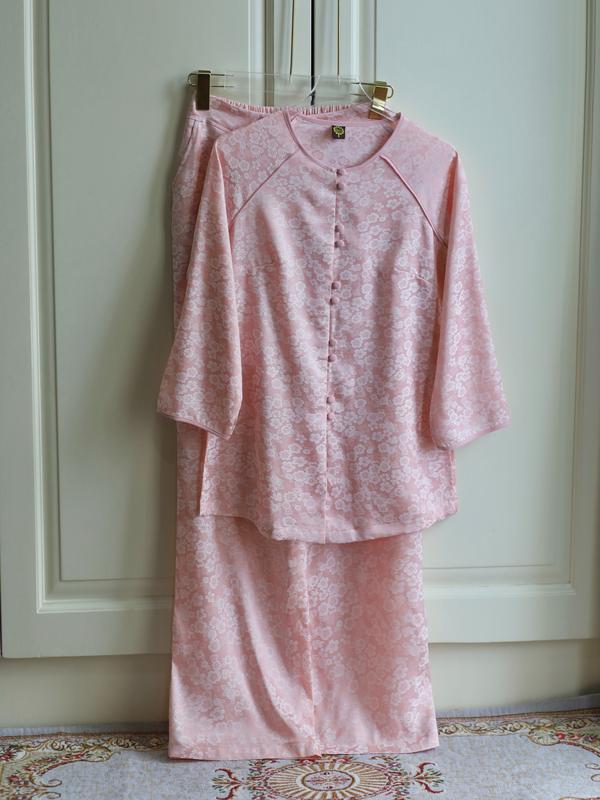 DL157 GẤM CẢ BỘ HỒNG PASTEL ( Họa Y Pháp Phục) bộ Đồ Lam Đi chùa - Phật Tử Nữ - Chất lụa cao cấp- Size S M L XL  XXL-Truyền Thống Thường Mặc Women thanh Lịch  áo hoa sen Voi trung niên bà ba big