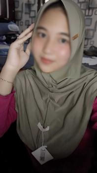 Product Review of Paket Isi 5 Pcs Hijab Model Kenan Size L Original By Aude Hijab Muslim Instan Nyaman Standar Kombinasi Kerudung from r**a 0