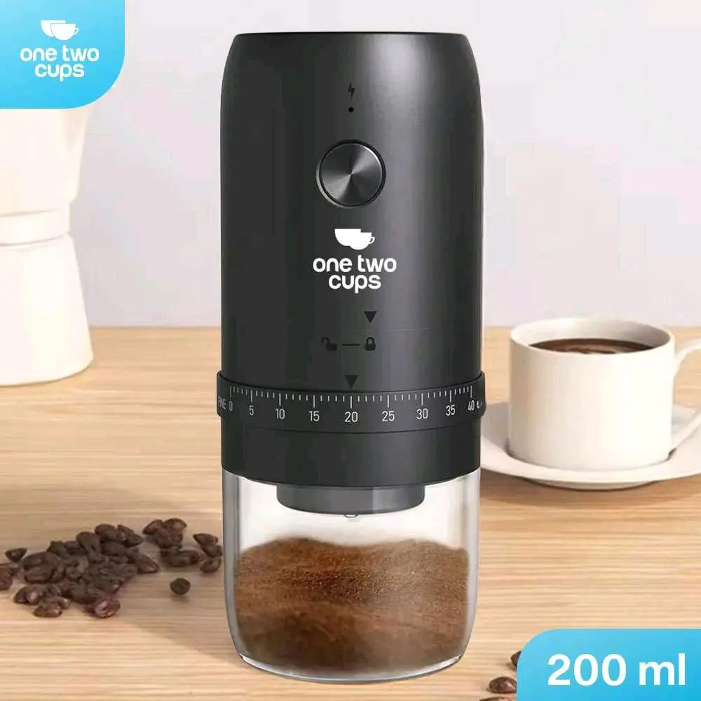 One Two Cups Alat Penggiling Kopi Elektrik Coffee Grinder Adjustable KMDJ-2AW dengan Baterai Rechargeable 1800 mAh & 40 Level Penggilingan untuk Bubuk Kopi Halus dan Konsisten - Gear, Mesin