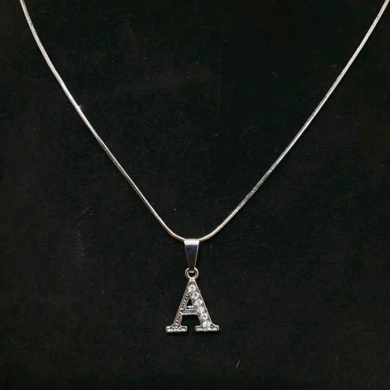 Kalung Silver Titanium Pria Dan Wanita Liontin Inisial Nama A-Z - Kalung Liontin 0