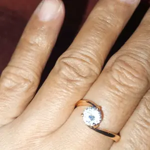 Cincin wanita titanium 100% asli anti karat permata simple dan elegan tahan lama d pakai sehari hari Rings