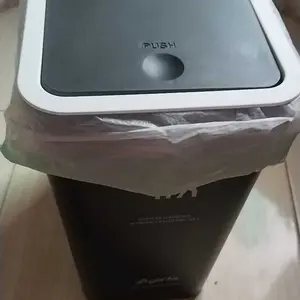 BinBuddy Store Tempat Sampah Dengan Penutup Anti Bau Tempat Sampah Dalam Ruangan Dengan Pegangan Serbaguna HSB602