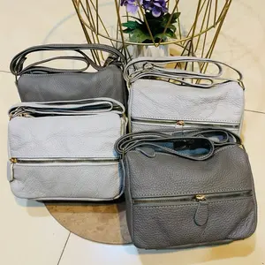 Tas Slempang Wanita , Tas slempang Wanita Model Sleting Satu Depan Papirut Terbaru , Kualitas  Kulit Sapi Asli , Aksesoris Yang Terbaik