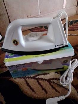 Product Review of MIYAKO Setrika Listrik EI 1008M - 395W EI1008 M from A**a 1