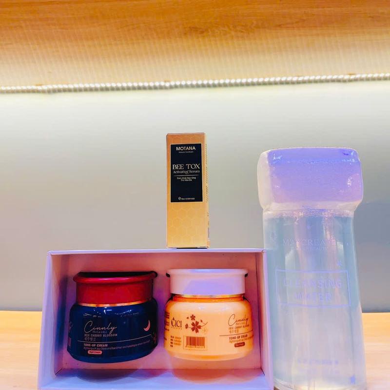 COMBO NÁM 4 MÓN 2 LỌ Kem nám Ngày lọ*50g + Đêm TẶNG 1 lọ serum dưỡng da 10ml + 1 lọ tẩy trang 300ml mmpp