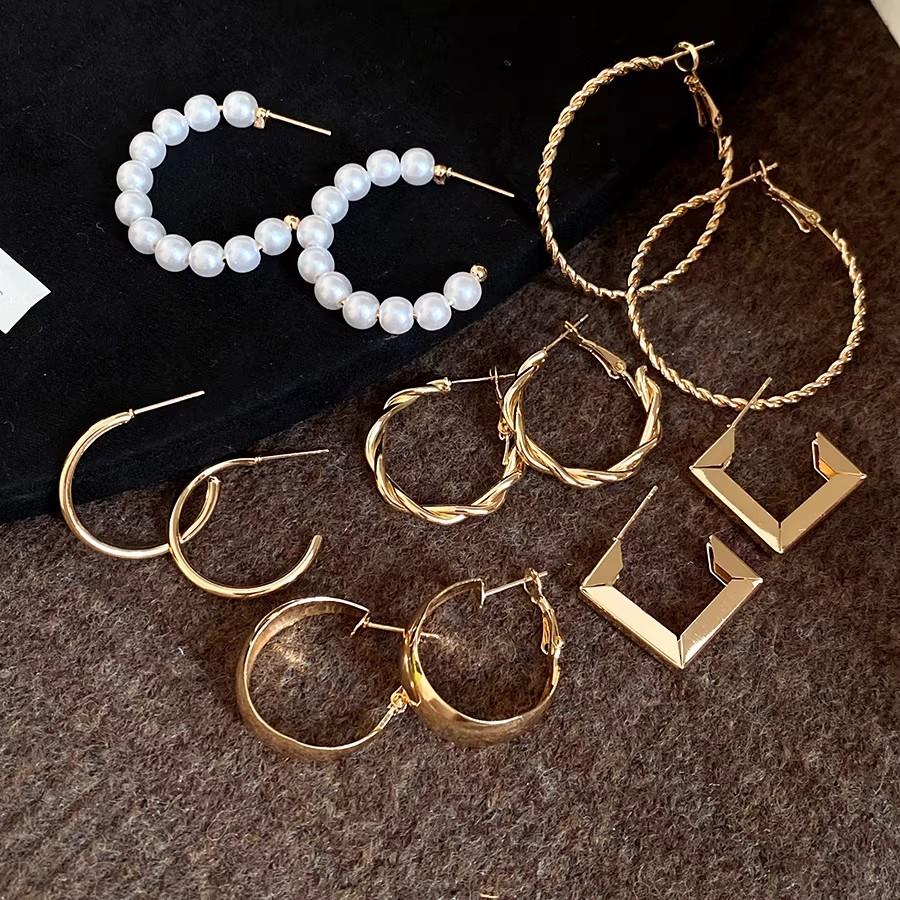 Set Anting Geometris Logam Tren Terbaru Anting Lingkar Logam Fashion Unik dengan Mutiara Tidak Beraturan Anting Klip Mutiara Vintage Desain Minimalis: Ringan, Tahan Lama, Warna Tahan Lama & Tidak Berkarat Aksesori Pakaian Hadiah Perayaan