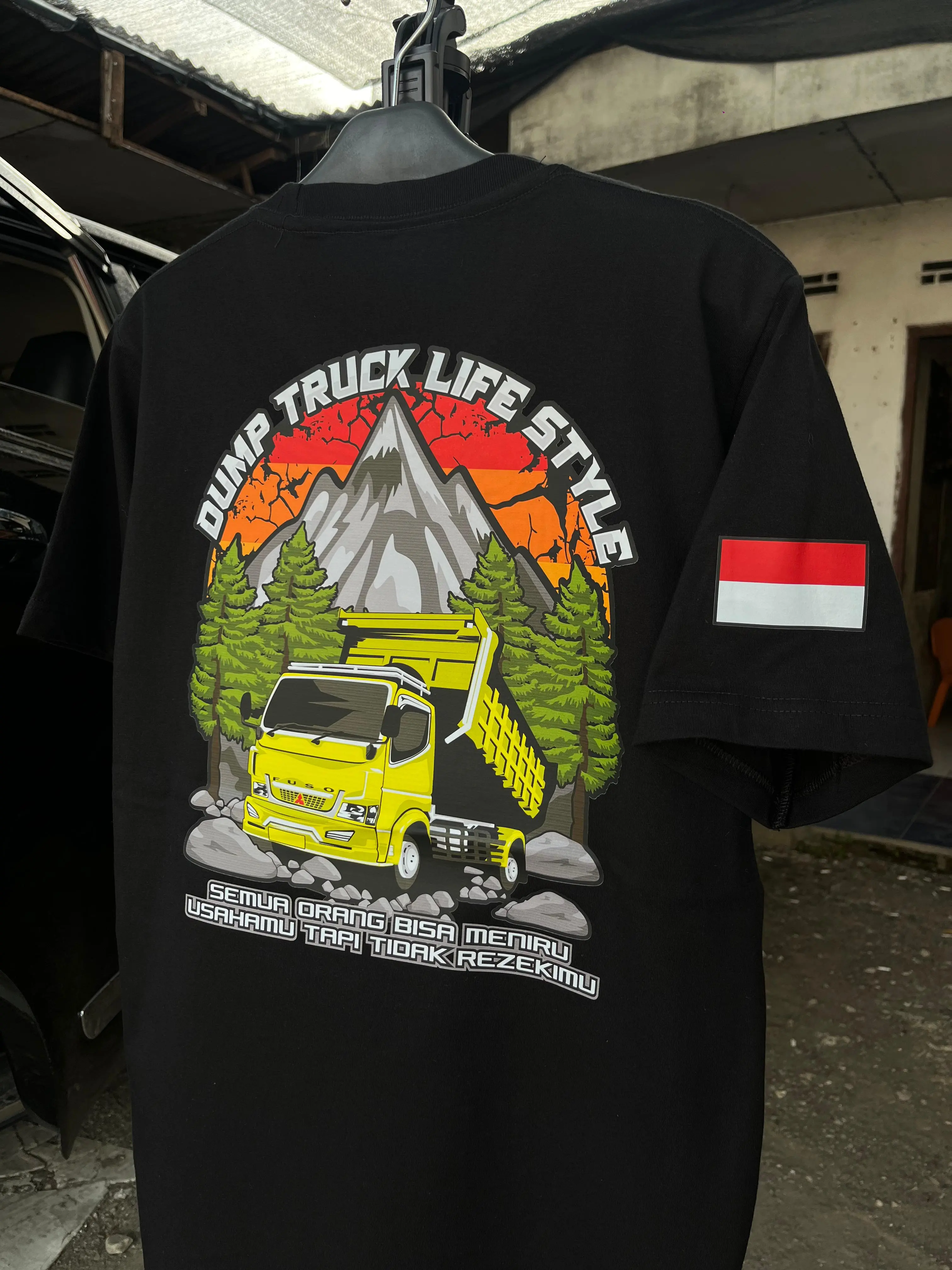 Kaos Dump Truck DTF Sablon Tajam dan Detail - Katun Combed