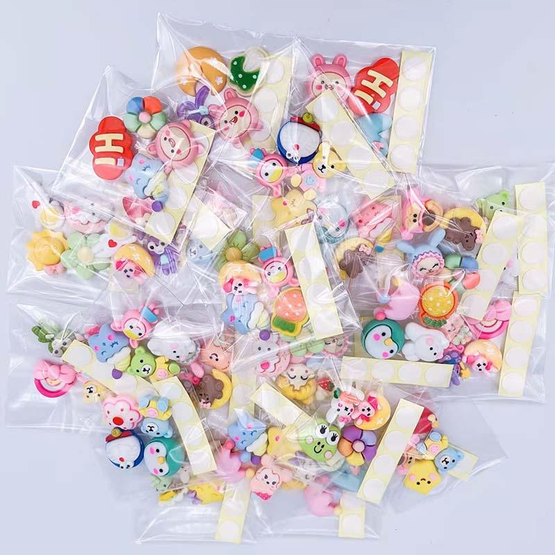 APEN 4pcs Stiker 3D Motif Kartun Untuk Dekorasi Botol HP Barang Unik 2