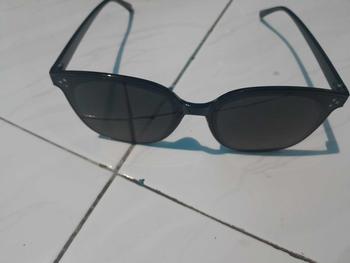 Product Review of kacamata hitam wanita pria optik antiradasi dengan fashion sunglasses mata kucing bingkai penuh eyewear from K**a 0