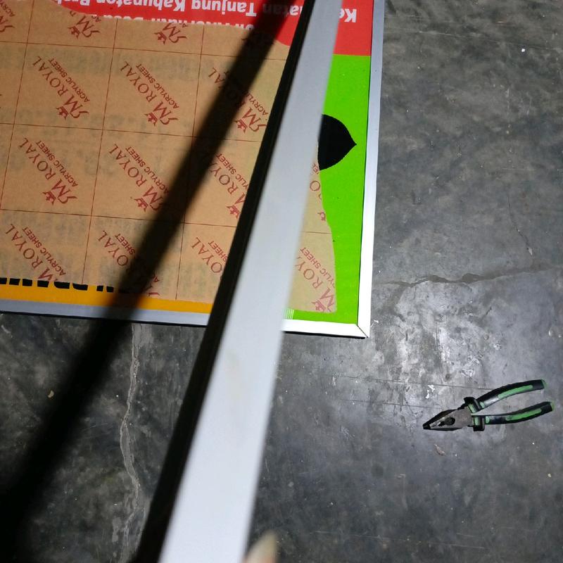 Rangka Neon box / Frame Neon box 13cm sudah satu paket dengan suku dan baut tinggal pasang 3