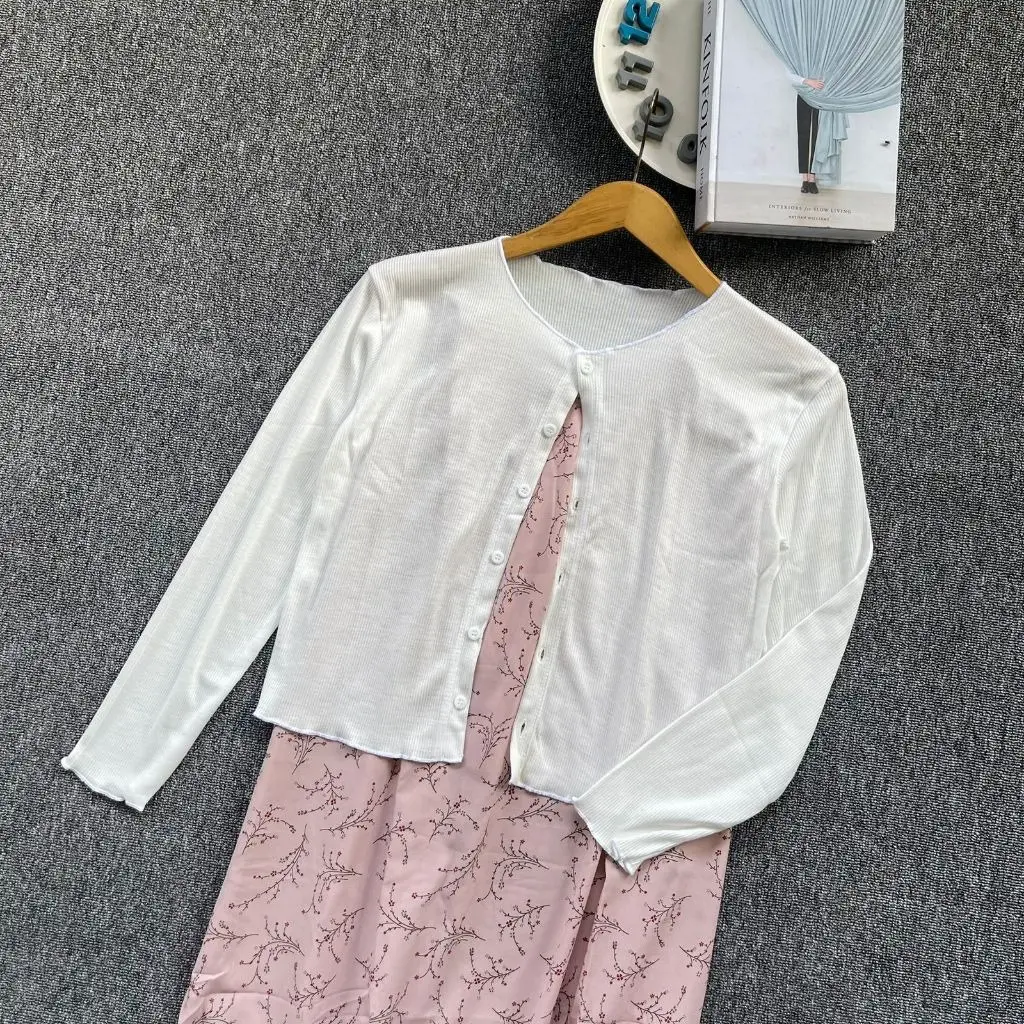 SETELAN ONE SET 2in1 YUBI SLOOPY DRESS OVERALL + CARDIGAN CROP / ONE SET JEJU OVERALL MOTIF BUNGA PLUS INNER DRESS Nyaman Panjang Rib Kancing Ruffle