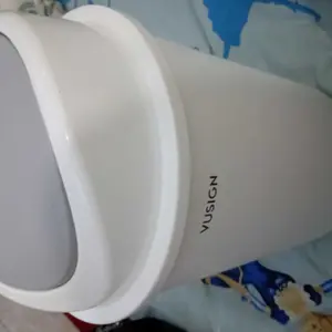 Vusign Tempat Sampah Bundar - Tong Sampah Plastik dengan Penutup, Anti-Bau, Stylish & Hemat Ruang untuk Rumah dan Kantor VS1106/VS1107