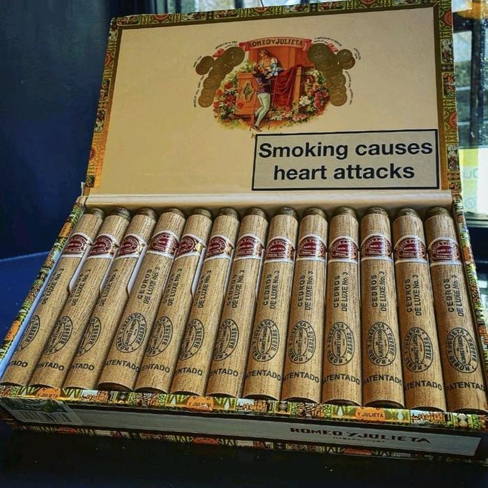 Romeo Y Julieta Cedros Deluxe No 3 Box of 25 Stick