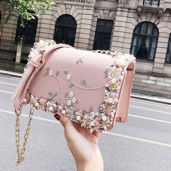  Túi xách nữ đeo chéo xinh xăn kèm hoa viền size 20cm 