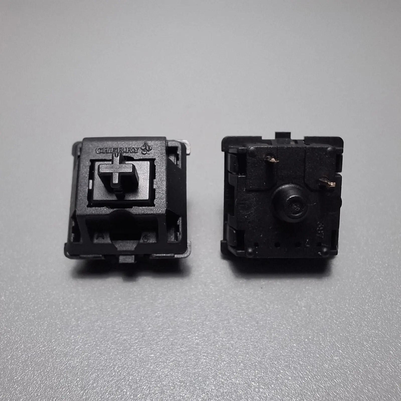 Cherry Retooled MX Blacks 3pin 87個 Pre-Retooled Vintage Cherry MX Black Switches (110pcs): Classic