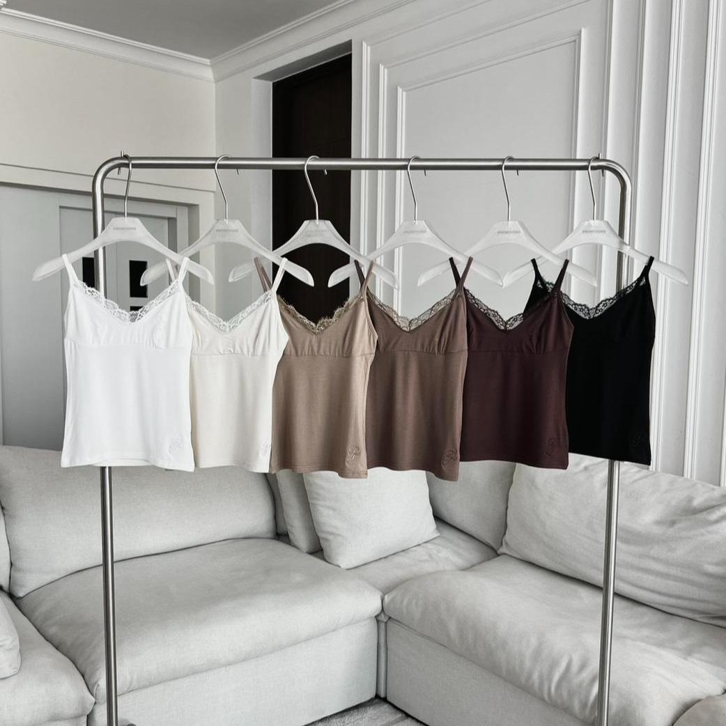 PTST332-1 เสื้อสายเดี่ยวแต่งลูกไม้ปักโลโก้ PROMTHONG