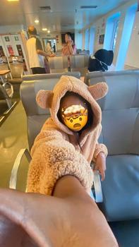 Product Review of Sweater Hoodie Crope V Bear Sherpa Bulu Domba Fit Wanita Tebal Oversize Cream from T**🚀 2