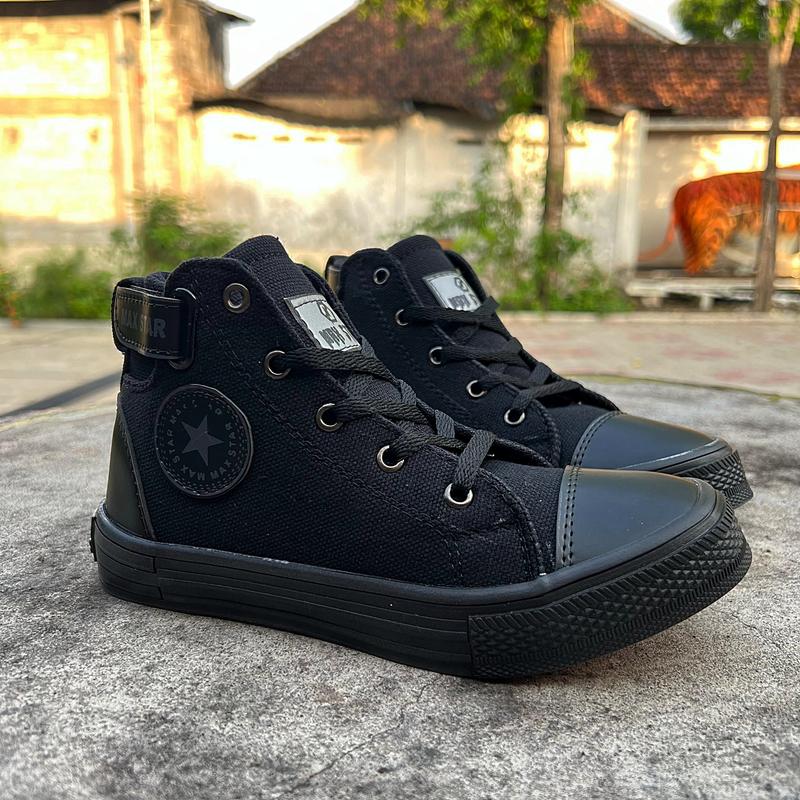 MAX STAR Sepatu Sekolah Anak Laki Laki Boot Velcro Full Hitam Size 31-38 Fashion 2