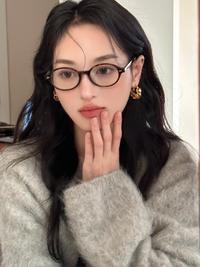 Gambar EAR PARTNER - S925 Anting-anting lingkaran zirkon indah gaya Hong Kong temperamen retro Prancis dengan desain khusus, anting-anting fesyen mewah kelas atas yang ringan untuk wanita - Emas dari EAR PARTNER Kota Administrasi Jakarta Utara 2 Tokopedia