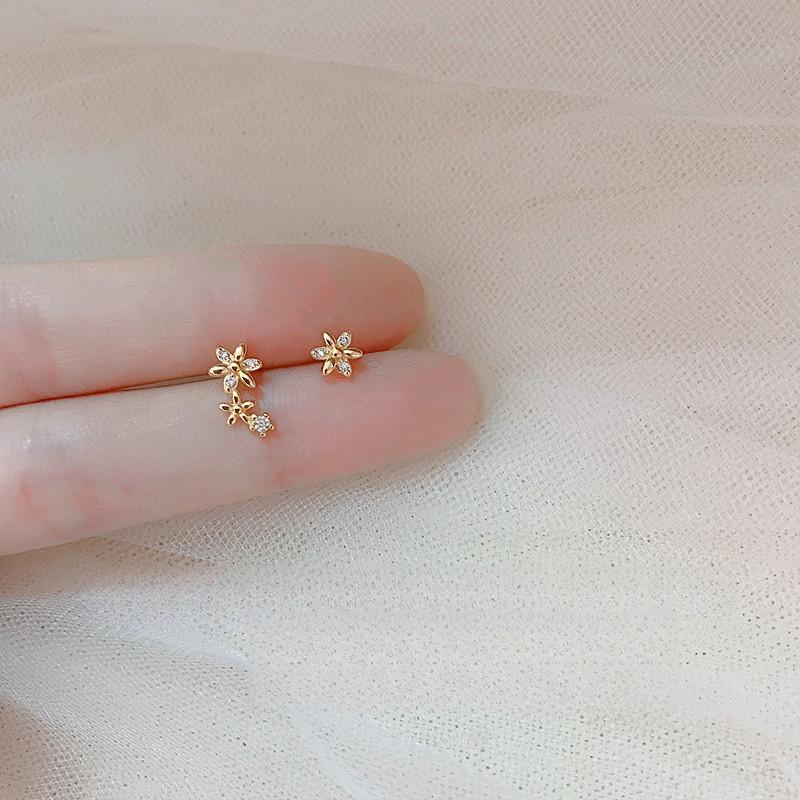 Product Introduction of Simple S925 Silver Flower Earrings Female Small Zircon Fashion Earrings 16