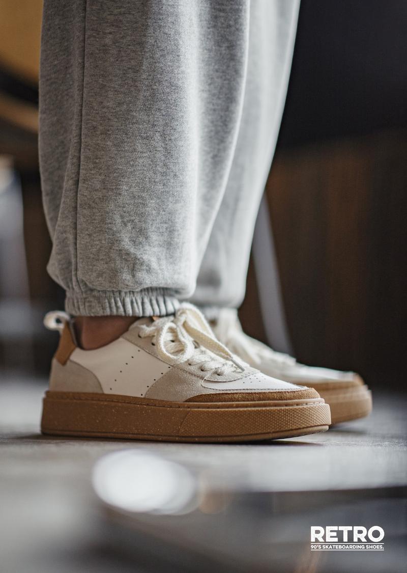 Product Introduction of Maden Casual Breathable Skateboard Shoes Men's Retro Low Top Shoes Thick Bottom Leather Patchwork White Shoes for Men 36
