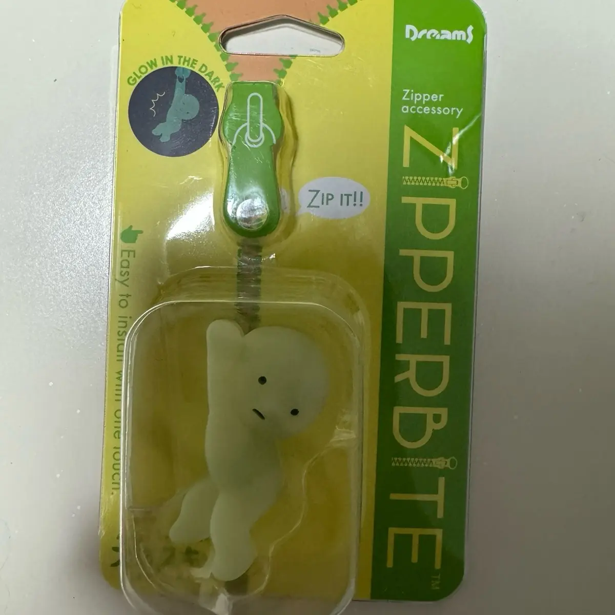 Smiski Zipperbite Accessory - Hanging On Zipper bite