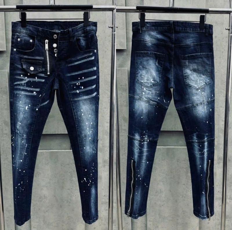  quần Jeans nam xanh vảy sơn khoá hai chân sau. 