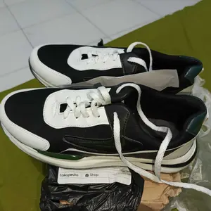 Sepatu Pria Sneakers Kasual Trendy Sport Oren Abu Size 39-43 Cocok untuk Nongkrong Jogging dan Jalan Santai Casual Olahraga dengan Gaya Modern dan Nyaman Shoes
