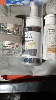 Product Review of ELCY BEAUTY GLOW WHITENING BPOM from R**h 1