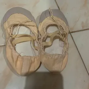 FAIRYLAND Sepatu Balet Stocking Ballerina Alas Kaki Perlengkapan Nari Balet Anak Import