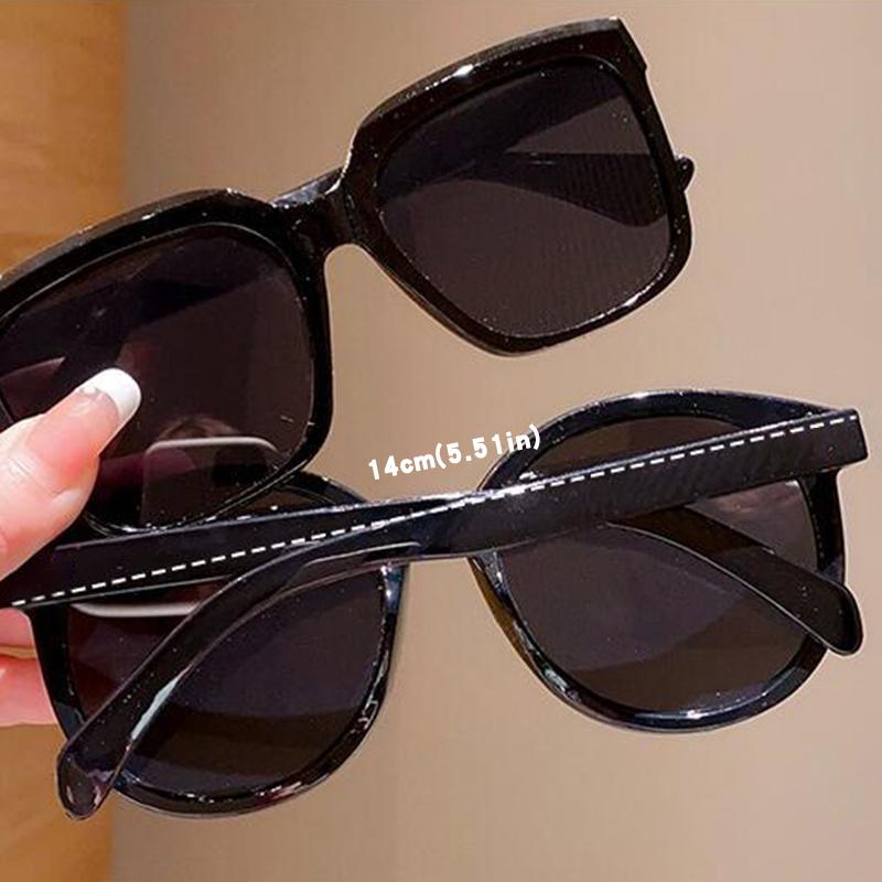 Product Introduction of Kids Black Sunglasses Outdoor Boys Girls UV Protection Glasses 1