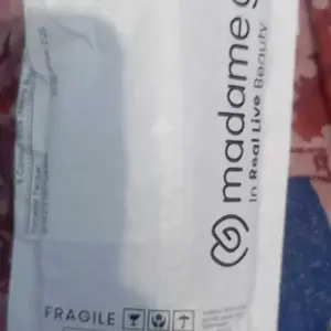 Madame Gie Halographic 2-in-1 Highlighter & Contour Stick creamy Bronzer