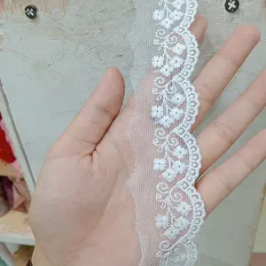Renda Tile/Tulle/Tille kecil Pinggiran