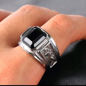 Cincin Batu Pria Model Bagus dengan Desain Elegan dan Detail Mewah