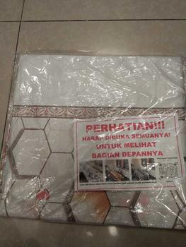 Product Review of Taplak meja gaya kontemporer kualitas tinggi hot stamping waterproof pvc taplak meja 3d heksagonal dan pola bunga from s**h 0