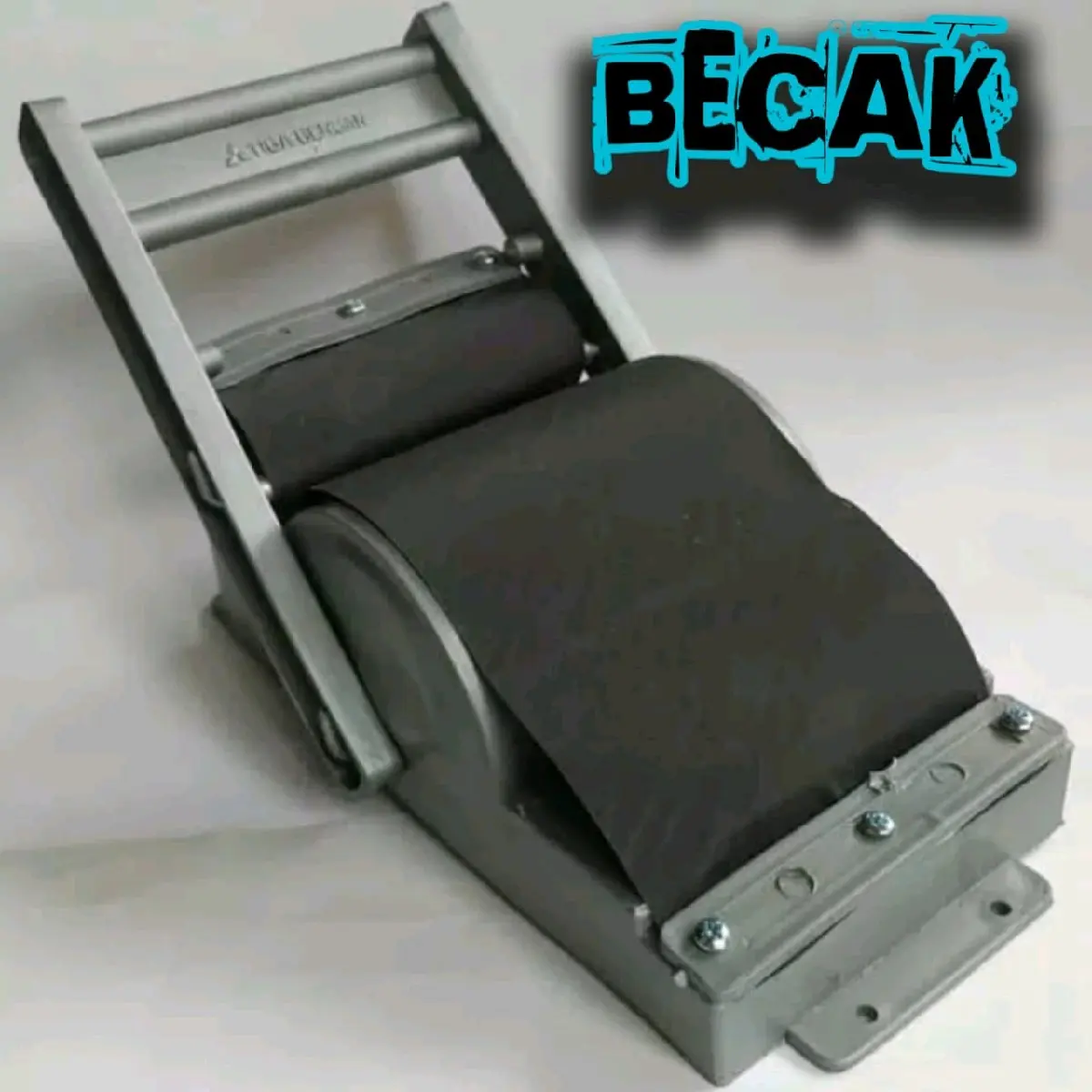 Alat penggulung kertas becak praktis dan mudah digunakan