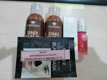 Product Review of BPOM SERUM GLOW VIRAL BRIGHTENING GLOW UP BRIGHTENING GLOW UP SERUM MENCERAHKAN WAJAH Acid Memudarkan Beruntusan Saffron Pencerah Mengencangkan Niacinamide Hitam Kerutan Essence from V**✨ 0