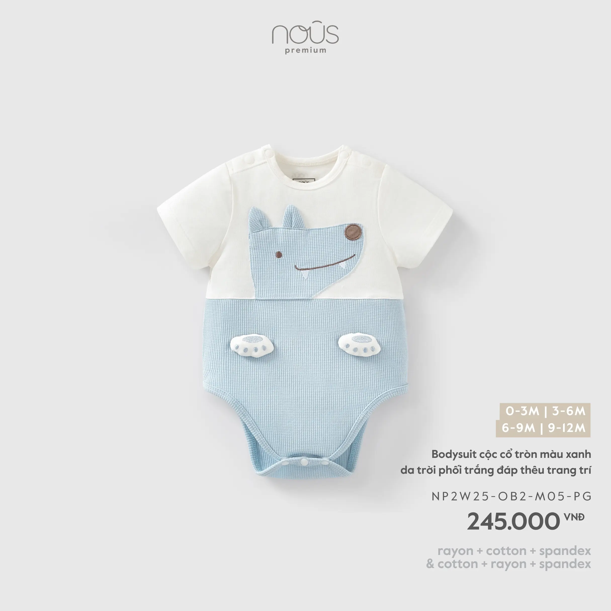 Bodysuit cộc cổ tròn màu xanh da trời  phối trắng đáp thêu trang trí Nous