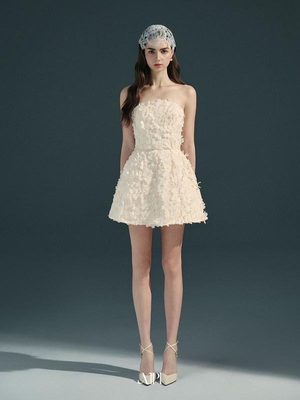 Floral Cream Dress - Đầm Voan Hoa 3D Màu Kem