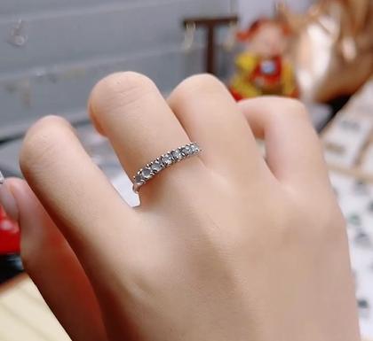 3 Bảo Bối Xinh Đẹp - Liên Kết Giỏ Hàng Phụ Giữ Sản Phẩm Sáng Bóng Đẹp Mắt Dùng Khăn Giấy Lau Tránh Bụi Bẩn Vết Vân Tay